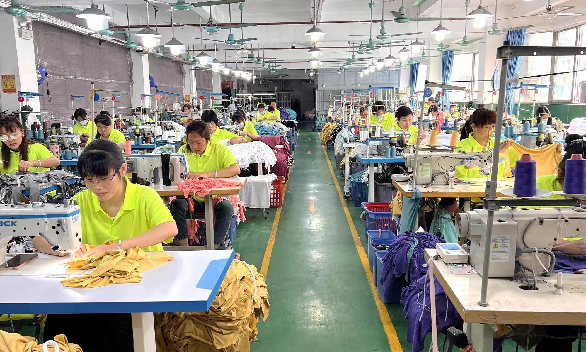 Guangzhou Vinas clothing technology Co., LTD 공장 생산 라인