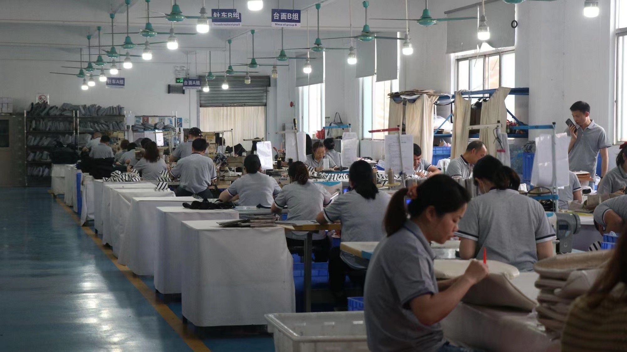 Guangzhou Vinas clothing technology Co., LTD 공장 생산 라인