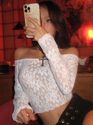 레이스 튼튼 티셔츠 섹시한 향신료 蕾스 목걸이 컷오웃 크립 톱 티셔츠
