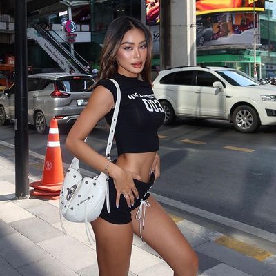 새로운 틈새 핫티 팔자 없는 편지 인쇄 초단 크림 티셔츠 상단